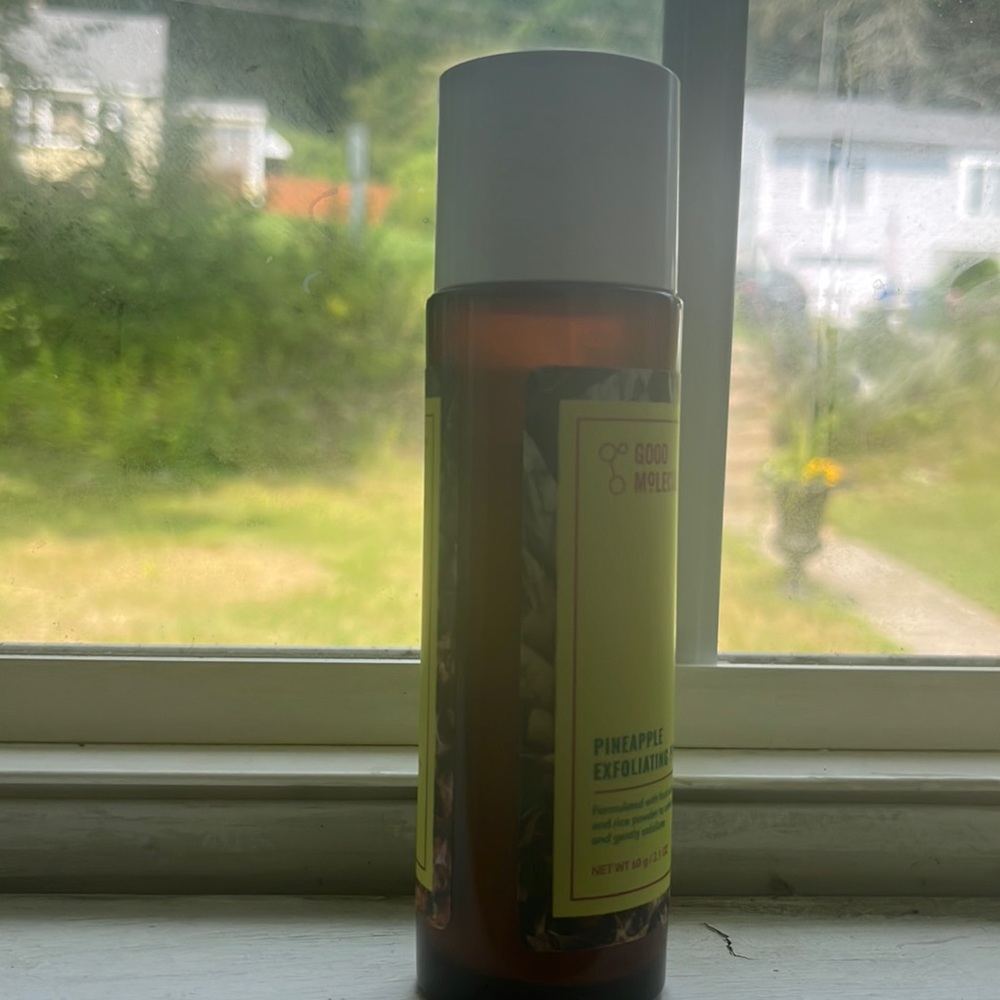 Exfoliating scrub
